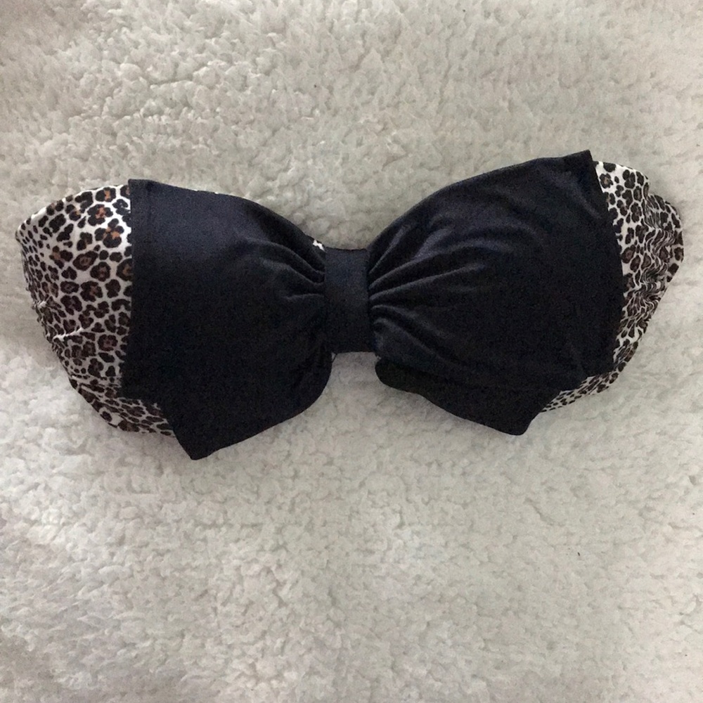 Strapless VS bikini top 👙